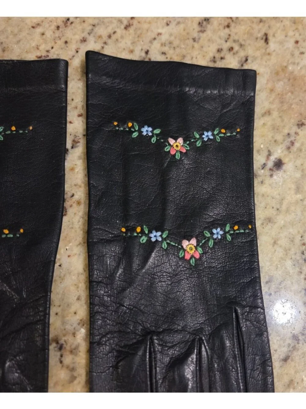 Vintage Womens Size S / 6.5 Black Leather Embroidered Flower Formal Gloves Italy